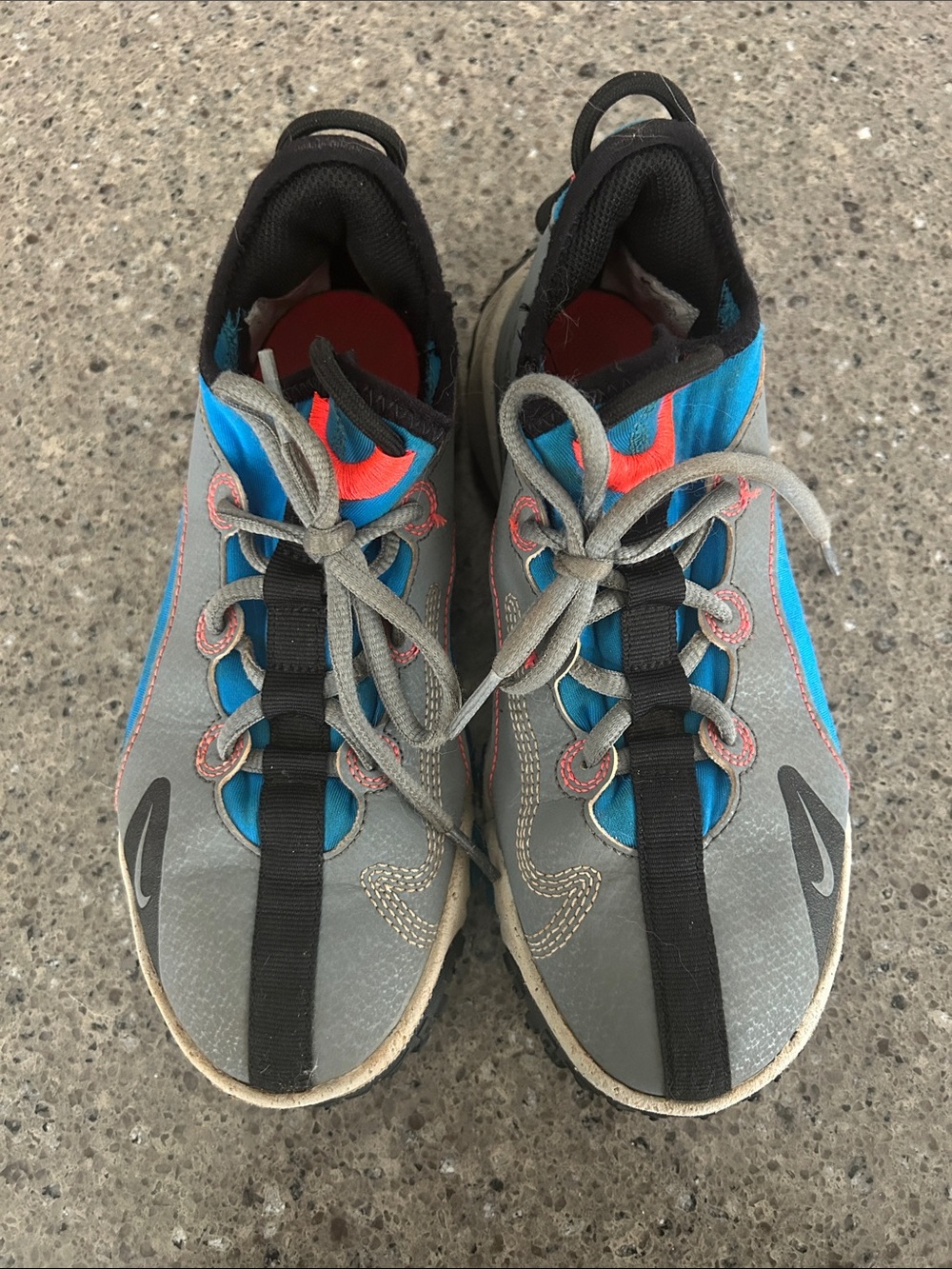 Nike Kids Gray, Blue & Coral Lace-Up Turf Cleats